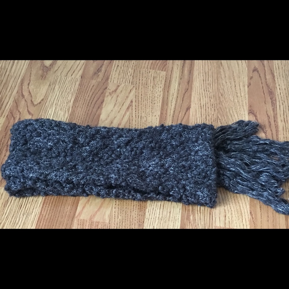 JLO casual scarf